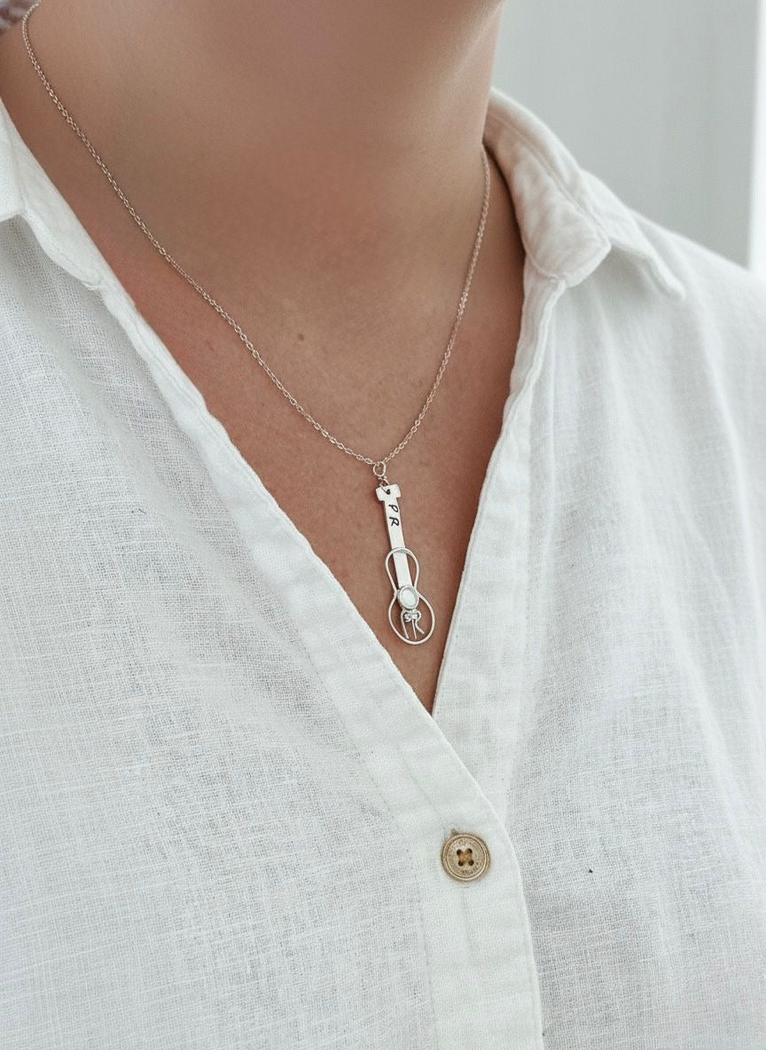 Collar Cuatro PR – Artesanal en Oro o Plata
