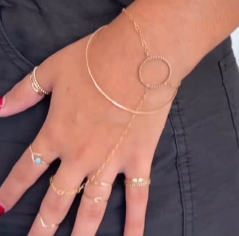 Circle Hand Chain – Hecha a Mano en San Juan, PR | Oro 14k Gold-Filled