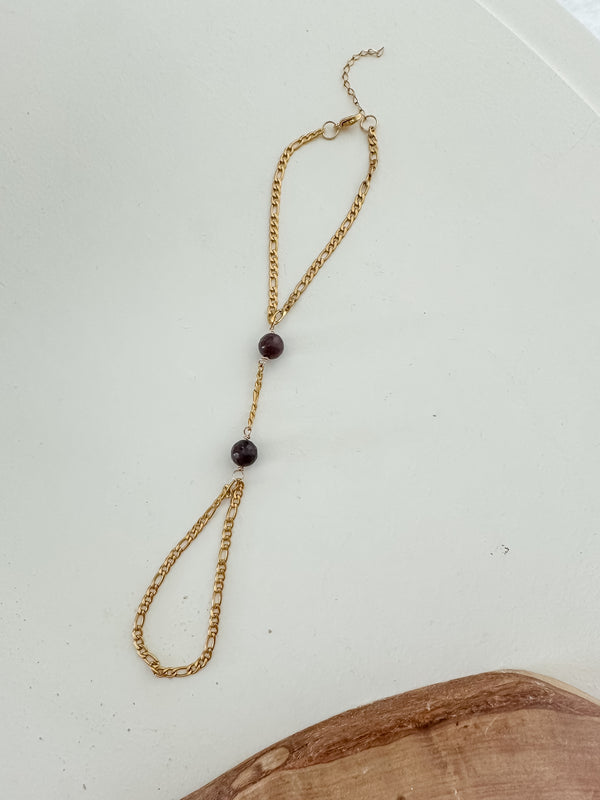 ✨  Hand Chain – Hecha a Mano en San Juan, PR | Acero Inoxidable Dorado | Cuarzo Cristal
