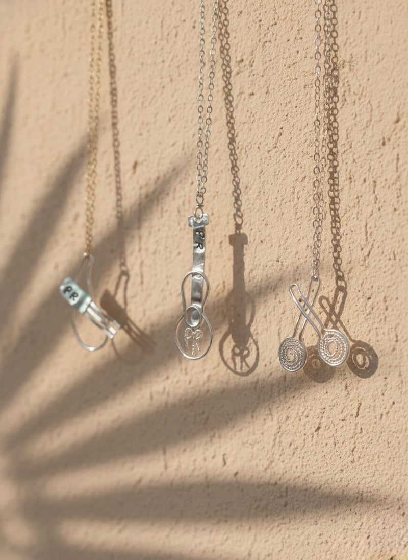 Collar Cuatro PR – Artesanal en Oro o Plata