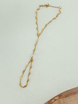 ✨ Quartz Hand Chain – Hecha a Mano en San Juan, PR | Acero Inoxidable Dorado | Cuarzo Cristal