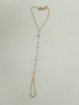 Luna Pearl Hand Chain – Hecha a Mano en San Juan, PR | Oro 14k Gold-Filled | Perlas Naturales de Agua Dulce