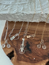 Collar Cuatro PR – Artesanal en Oro o Plata